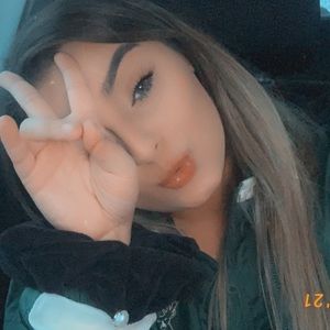 Meet your Posher, Andrea